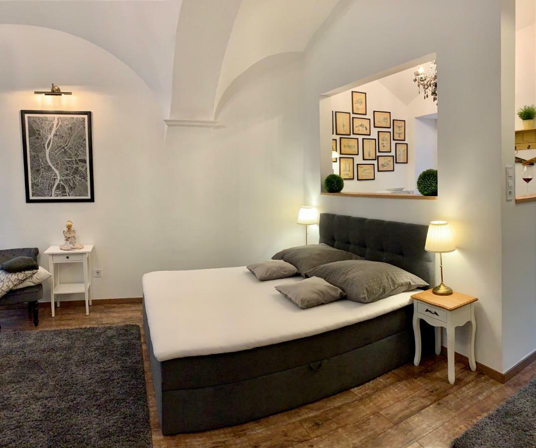Frank Apartman Deluxe Villa เอ็กเกอร์ ภายนอก รูปภาพ