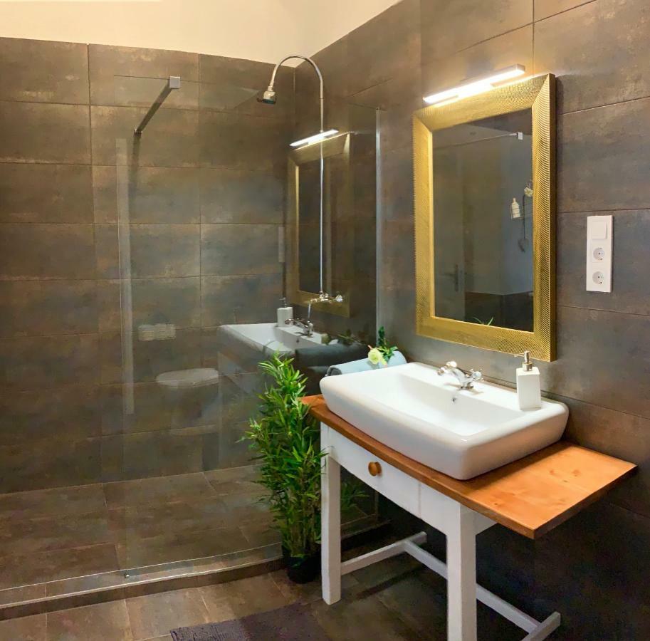 Frank Apartman Deluxe Villa เอ็กเกอร์ ภายนอก รูปภาพ