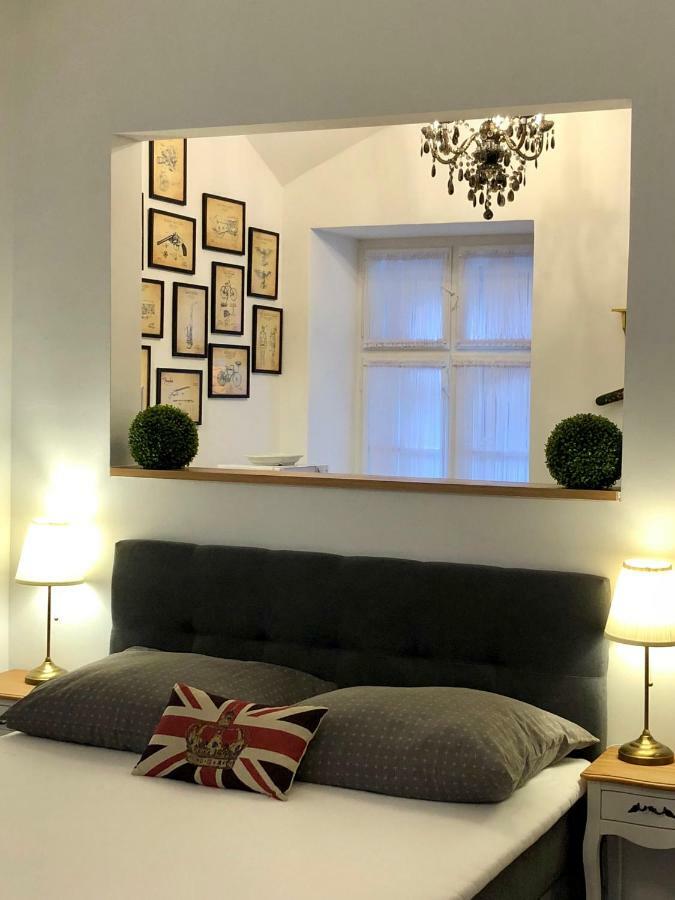 Frank Apartman Deluxe Villa เอ็กเกอร์ ภายนอก รูปภาพ